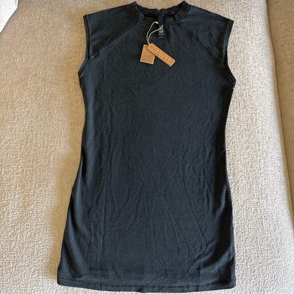 Skims tank size small NWT - Picture 1 of 3